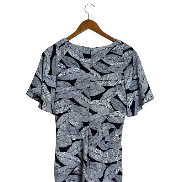 Loft petites patterned romper. Size 4P‎ - Picture 7 of 8